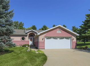 1715 W 18th St APT B, Cedar Falls, IA 50613