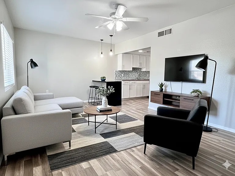 4127 N 9th Ave #6 — Photo 4