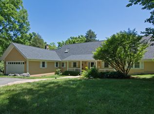 676 McElhenny Rd, Lewisburg, WV 24901