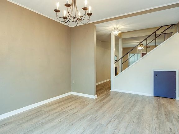 4th image of 2949 Shamrock St S #28