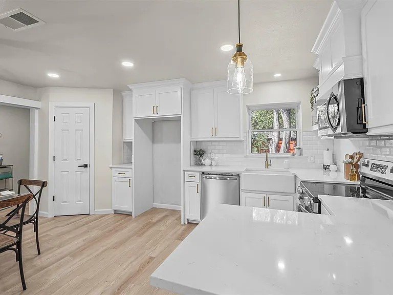 434 Marilu St — Photo 9