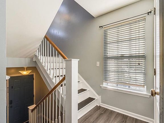 2nd image of 118 Nicoles Ct