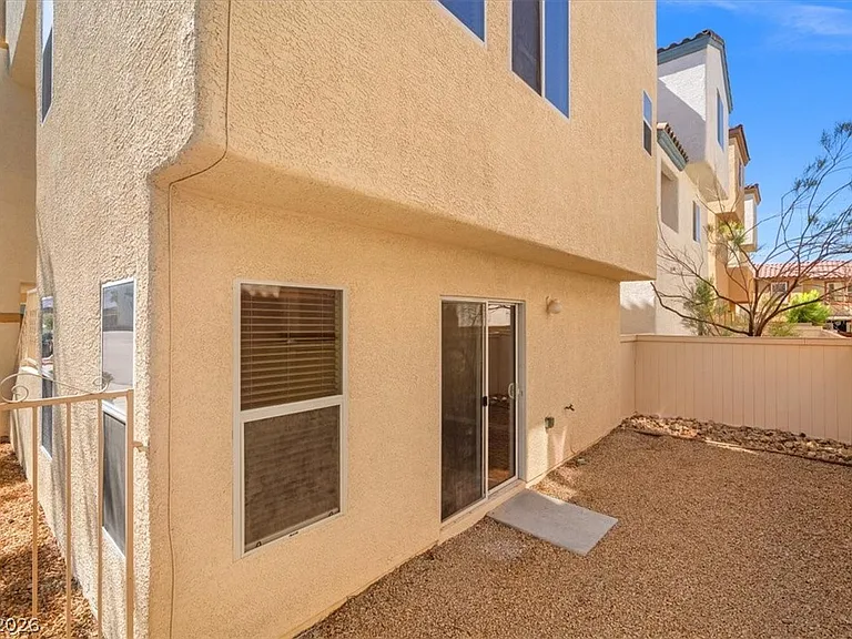 9520 Color Rock Ct — Photo 22