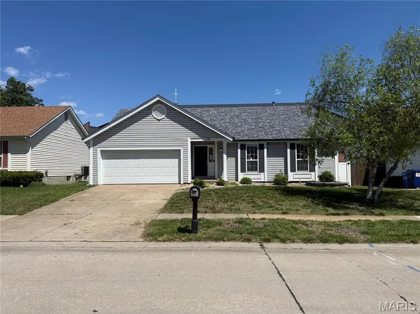 549 Rancho Ln, Florissant, MO 63031