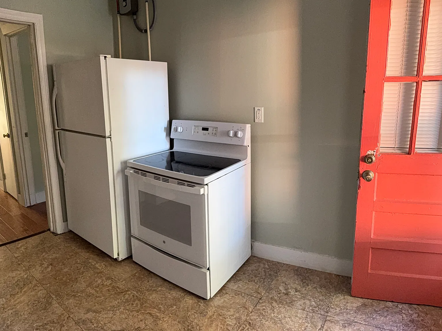 903 Academy Street — Photo 2