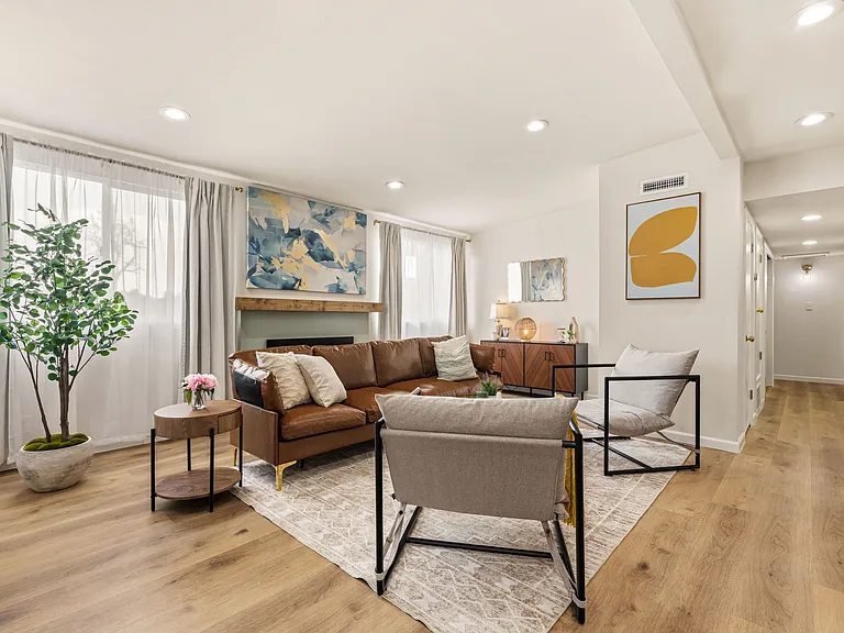 1105 W Berkeley Ct — Photo 42