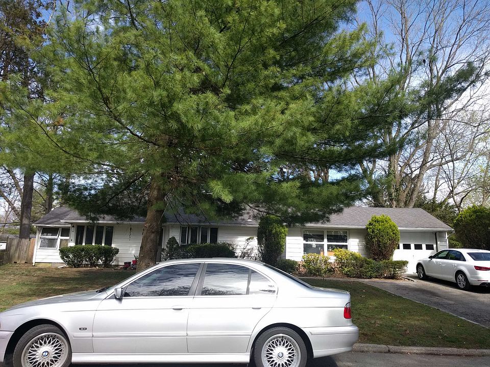 1st image of 8 Hemlock Ln