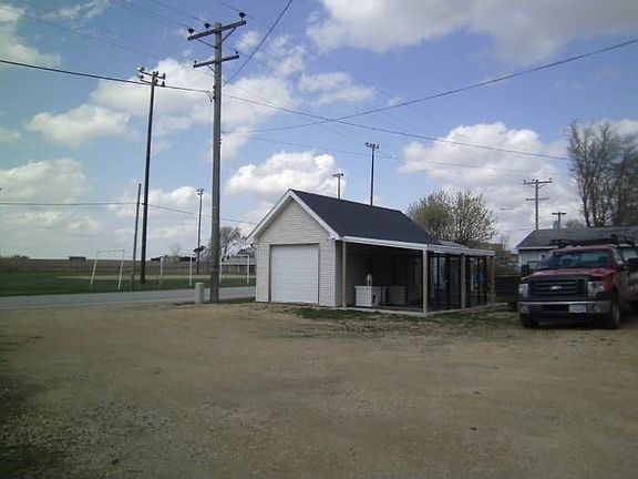 Detached Garage