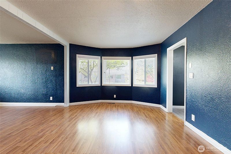 4th image of 503 Juniper Street