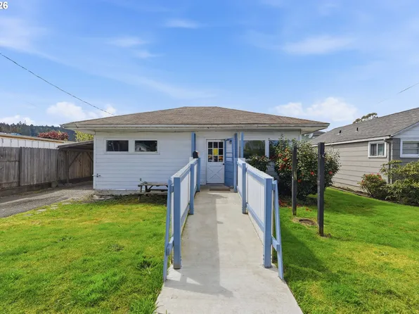 237 S 7th St, Coos Bay, OR 97420