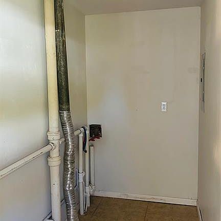 2nd image of 3408 Arlington Dr