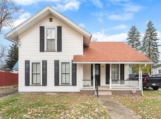 682 Maple Ave, Conneaut, OH 44030