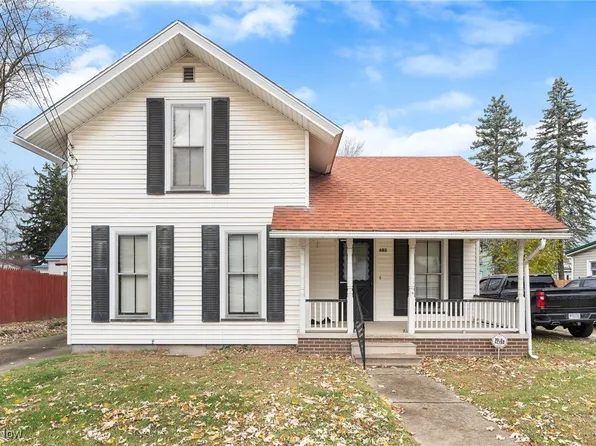 682 Maple Ave, Conneaut, OH 44030