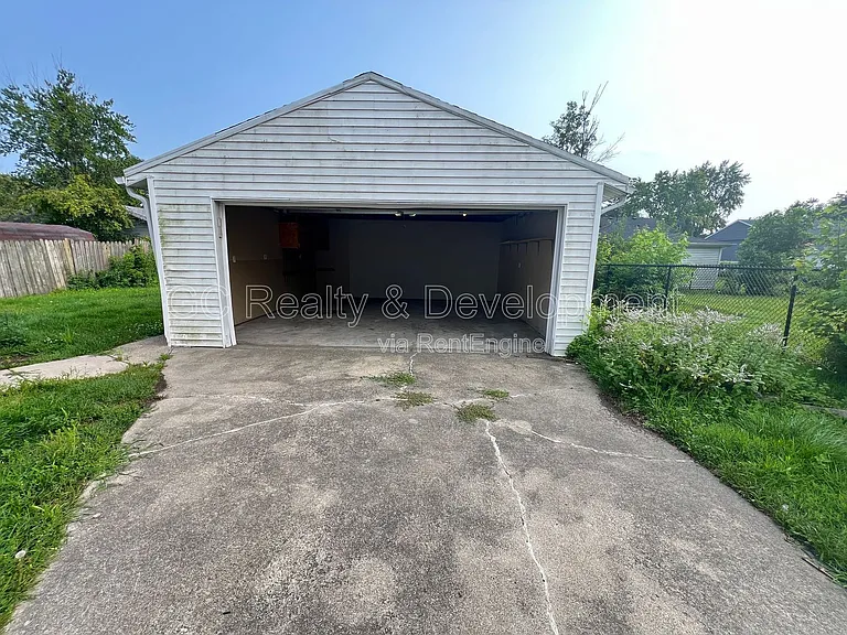 206 E Center St — Photo 27