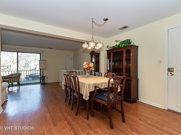 3rd image of 6921 W 110th St APT 1W