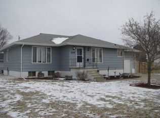 409 Pine St, Gibbon, NE 68840