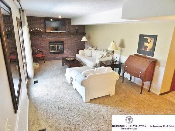 5th image of 16474 Pierce St