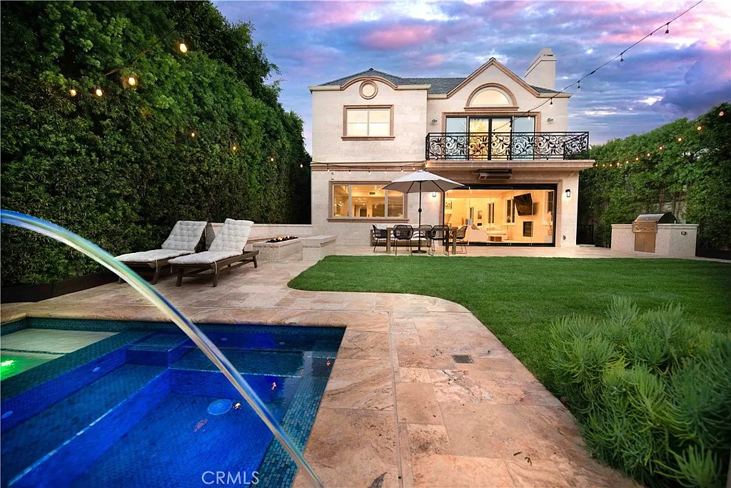 5 bed, 5.5 bath, 5500 sqft, $24,950 — Photo 1