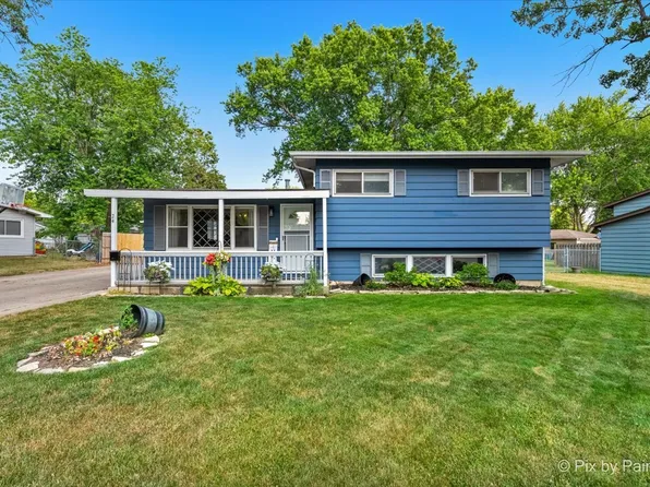 24 Circle Dr W, Montgomery, IL 60538