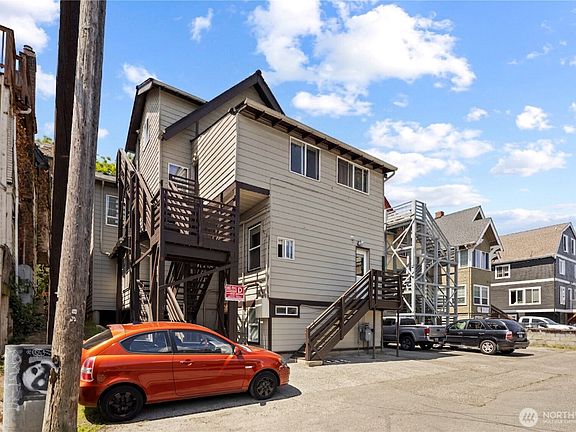 3rd image of 4714 17th Avenue NE