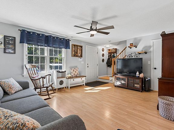 3rd image of 3 Clairmont Court #C6