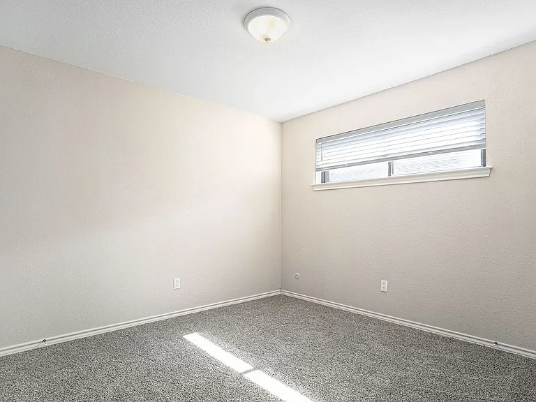 802 Pebblebrook Dr — Photo 15