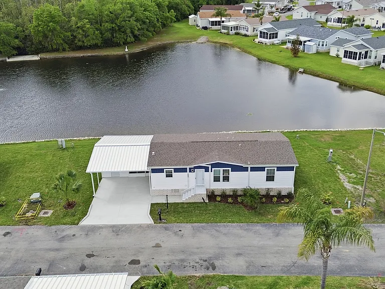 Royal Palm Village — Photo 44
