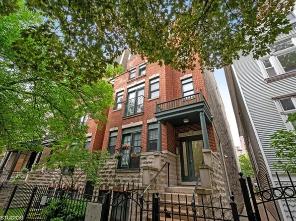 853 W Roscoe St #1, Chicago, IL 60657