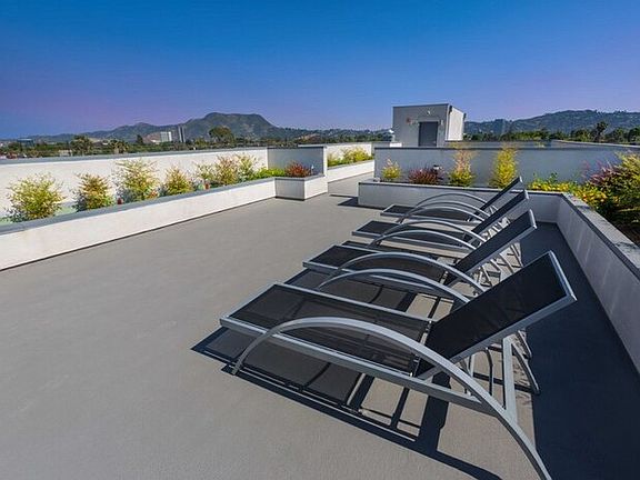 4th image of 5229 Willowcrest Ave #406-302