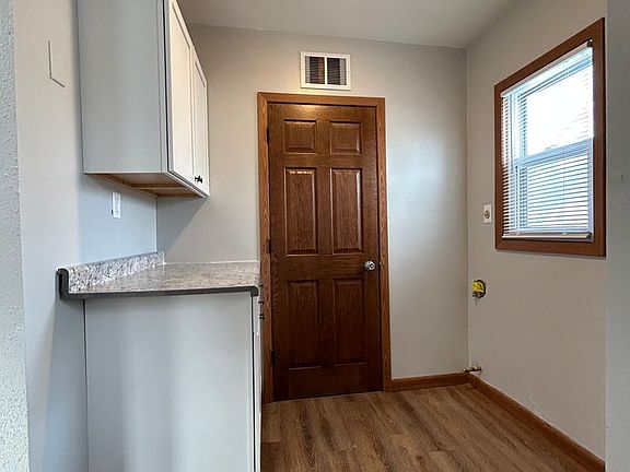 4th image of 615 8th Ave S #617