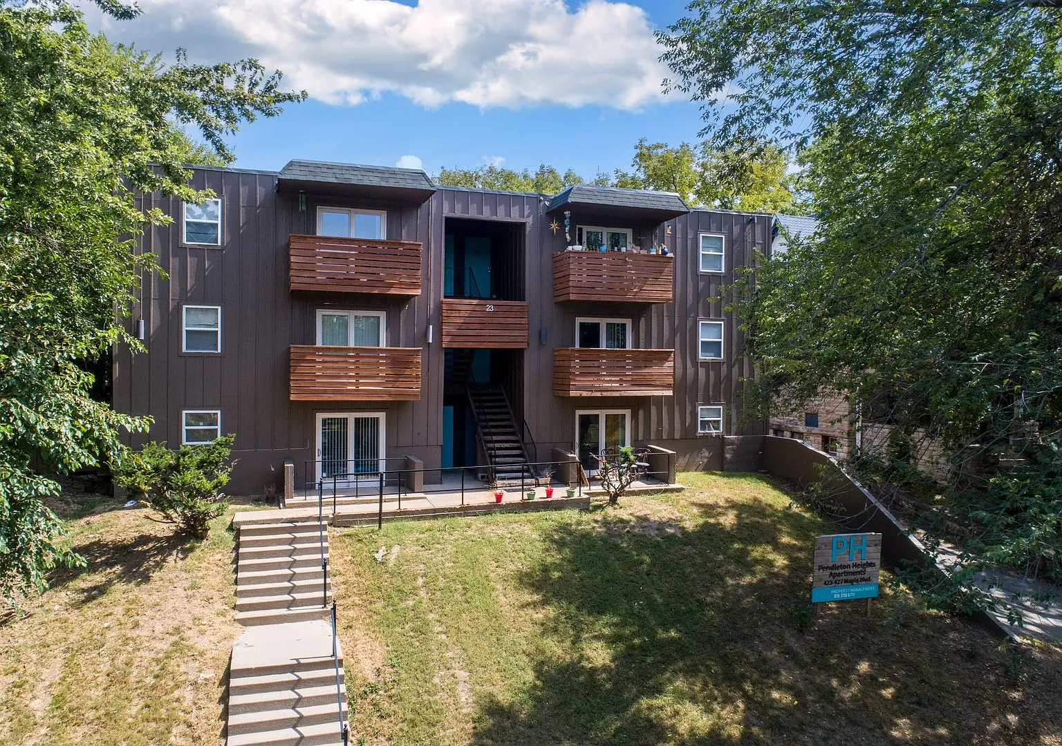 Pendleton Heights Apartments — Photo 1