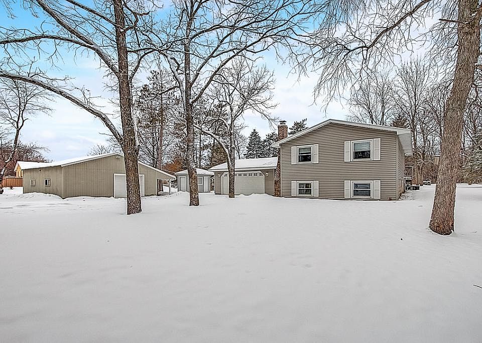 1st image of 15555 193rd St E