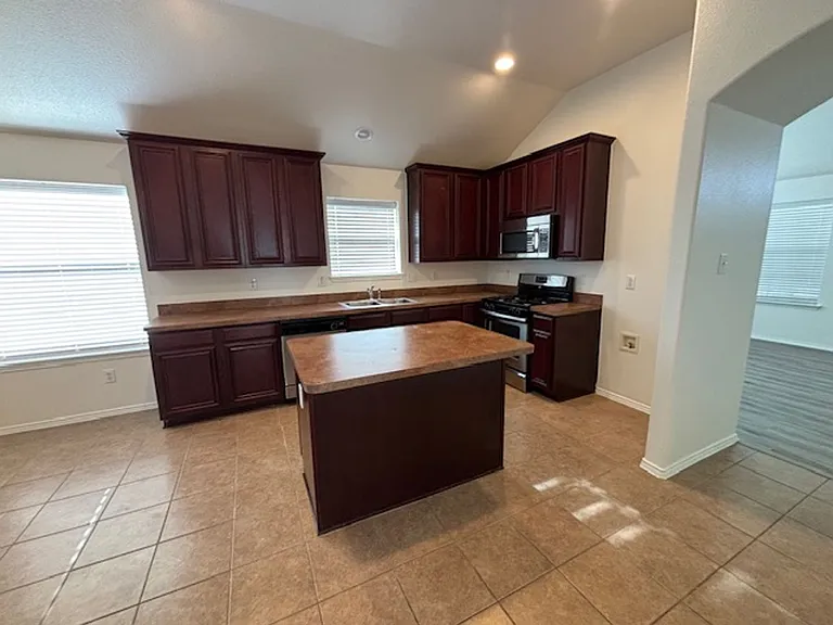 8135 Tierra Del Sol Rd — Photo 11