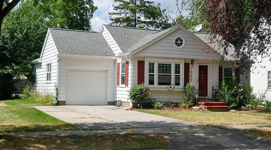 1st image of 1020 Nicolet Ave #House