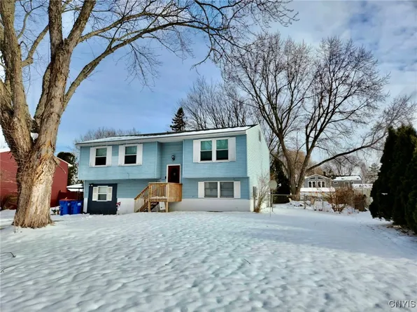 8044 Thurston Dr, Cicero, NY 13039