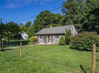 123 Valleyview Dr, Mount Airy, NC 27030