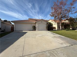 2565 W Fairview Dr, Rialto, CA 92377