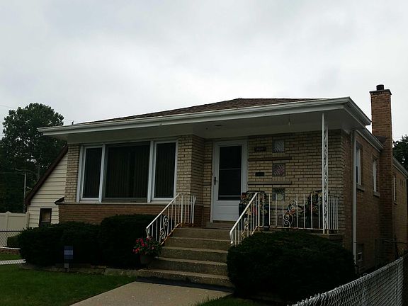 3rd image of 2611 W 98th St