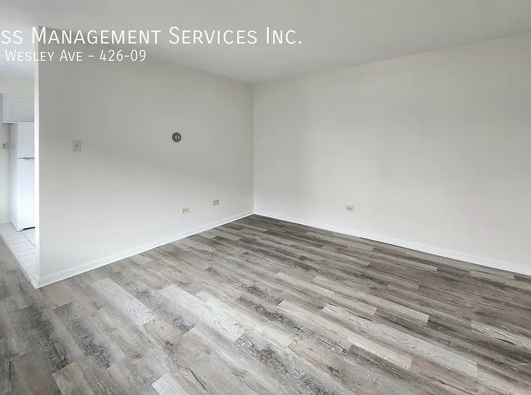 426 Wesley Ave #9 — Photo 6