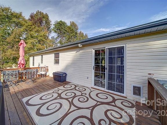 4th image of 165 Parkland Dr
