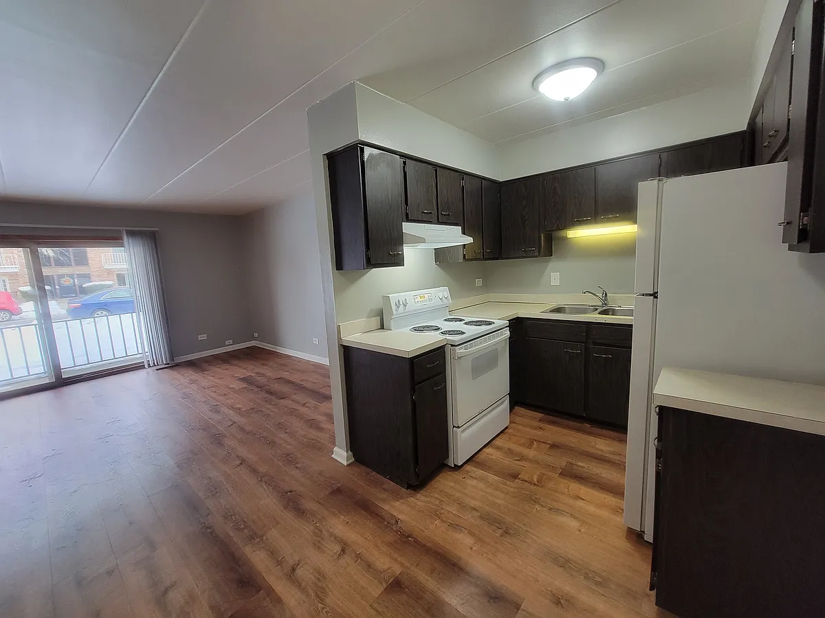 Building Photo - Sandalwood Dr
