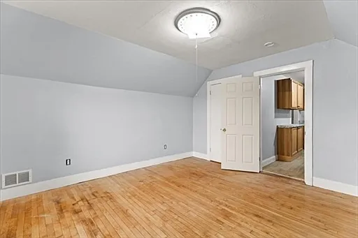 58 Calmar St #3 — Photo 9