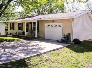 1886 Waybridge Ct, Fenton, MO 63026