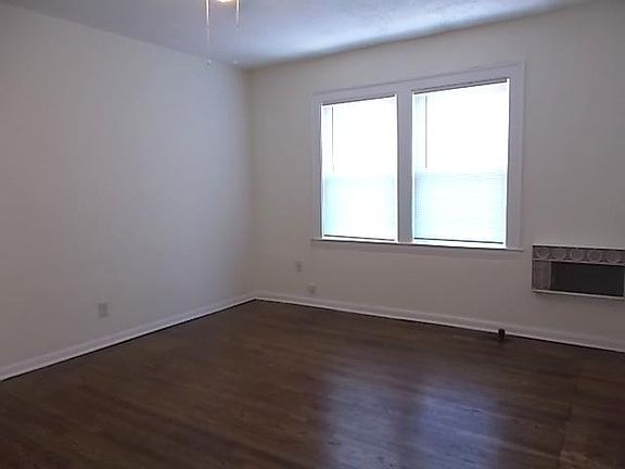 4th image of 13620 Detroit Ave