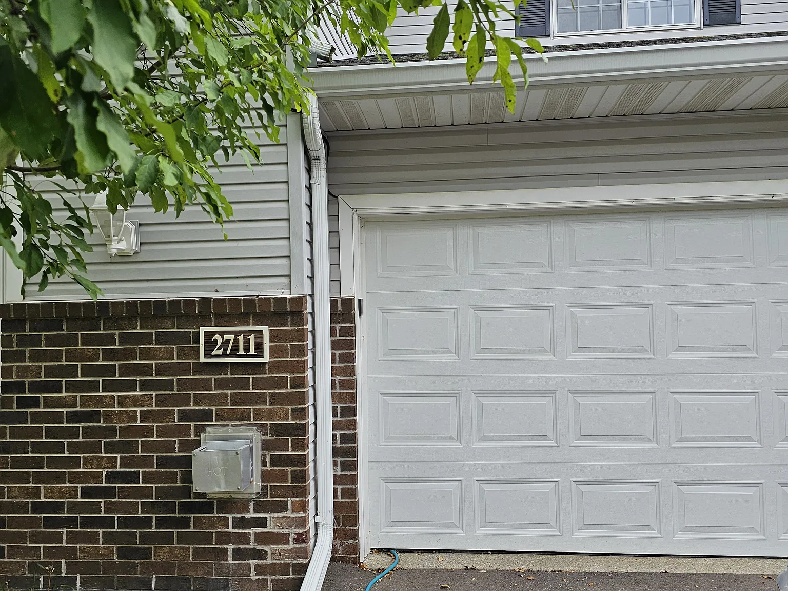 2711 Mallard Dr — Photo 3