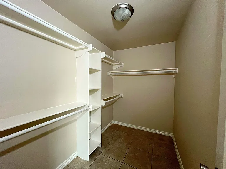 3208 Gustavus St — Photo 15