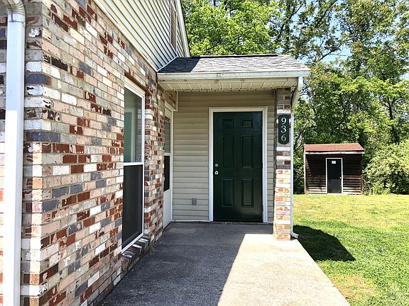 3rd image of 936 Kyle Ave NE