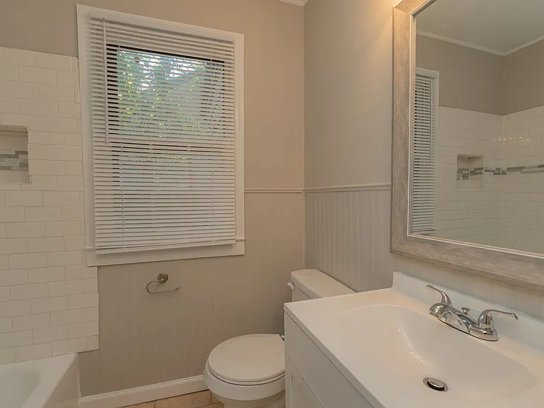 1110 Murphy St — Photo 18