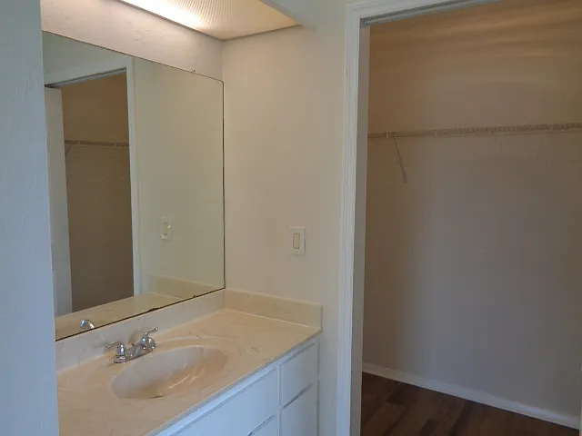 4412 SW 1st Pl — Photo 15