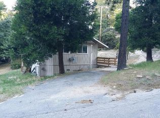 800 Arth Dr, Crestline, CA 92325